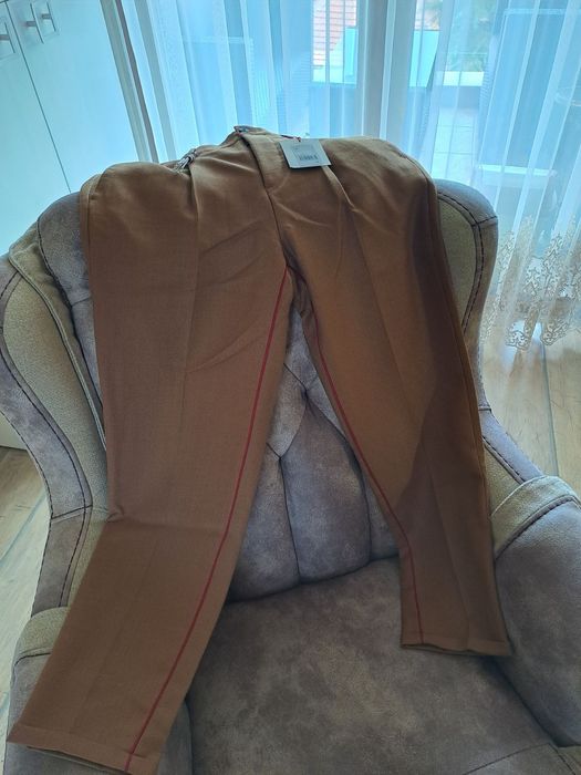 Спортно- елегантен панталон