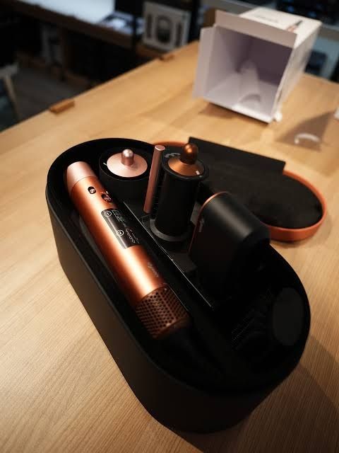 Волосы как шёлк с Dyson Airwrap Amber Silk | Отличное качество