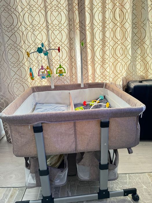 Кровать ребенок с новый состаяние