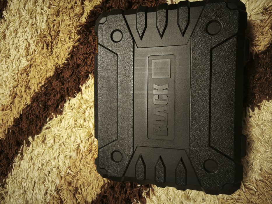 Vând mașina cu impact Black brushless