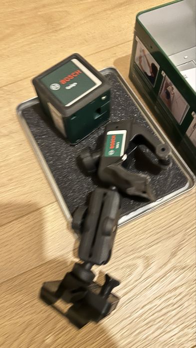 Nivela laser cu linii BOSCH Quigo