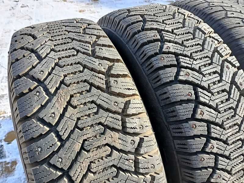 Шины 235/75 R15 - "Tunga Nordway" (Россия), шипованные.