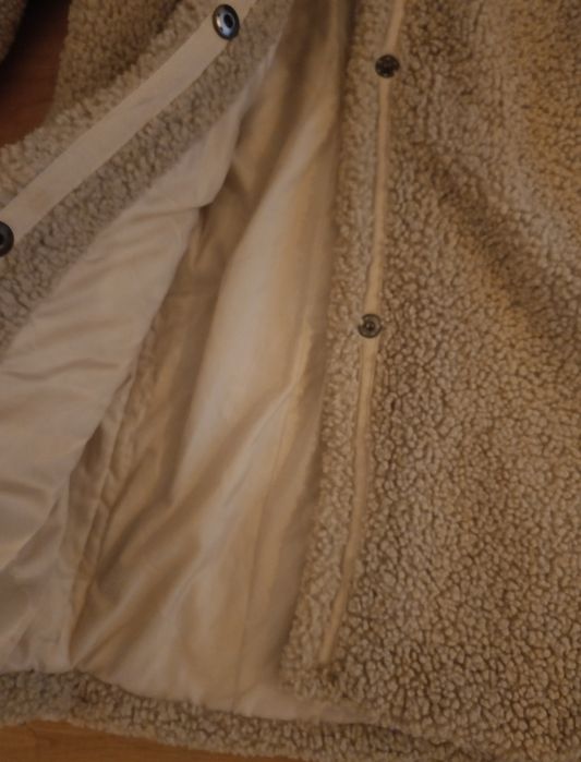 Палто HEMA ,ново с етикет.Размер M
Дължина 98см ,ширина 54см.
85лв 
Ку