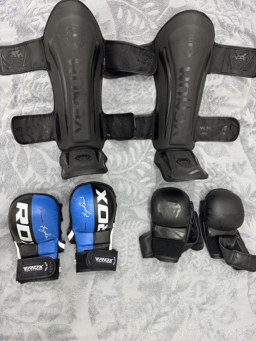 Продам футы и 2 черепашки