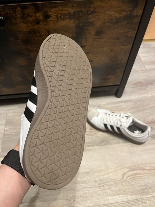 Adidas VL Court in conditie excelenta