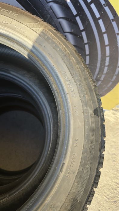 Продам резину зима Р17/215/55