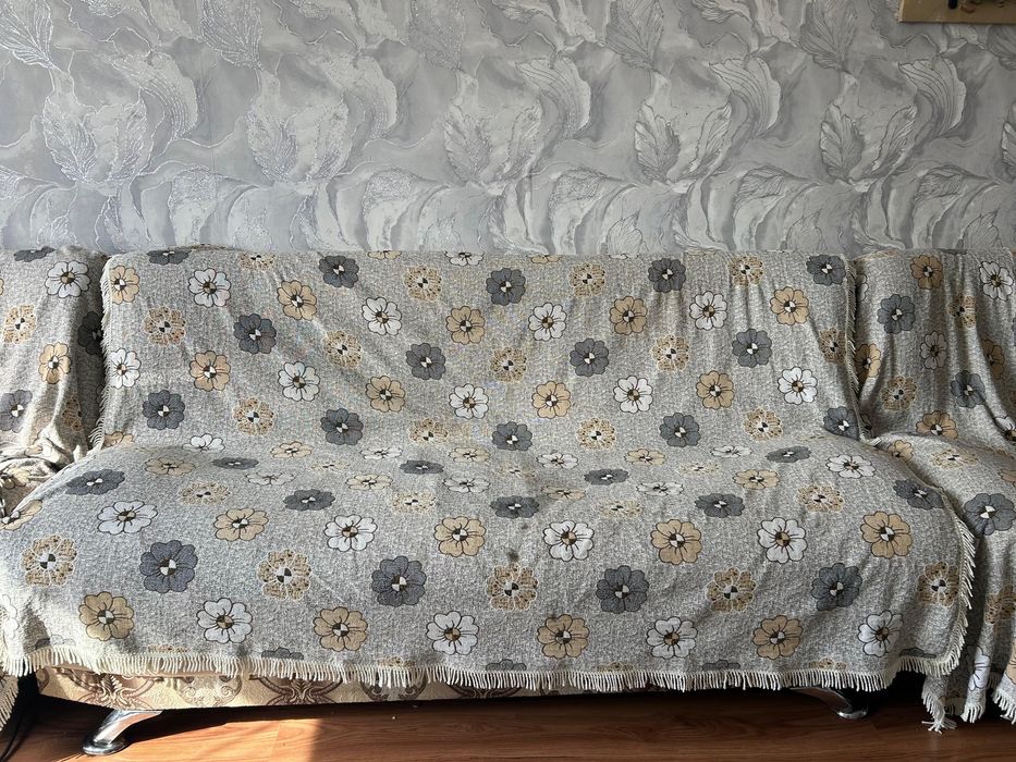 Диван с креслой…