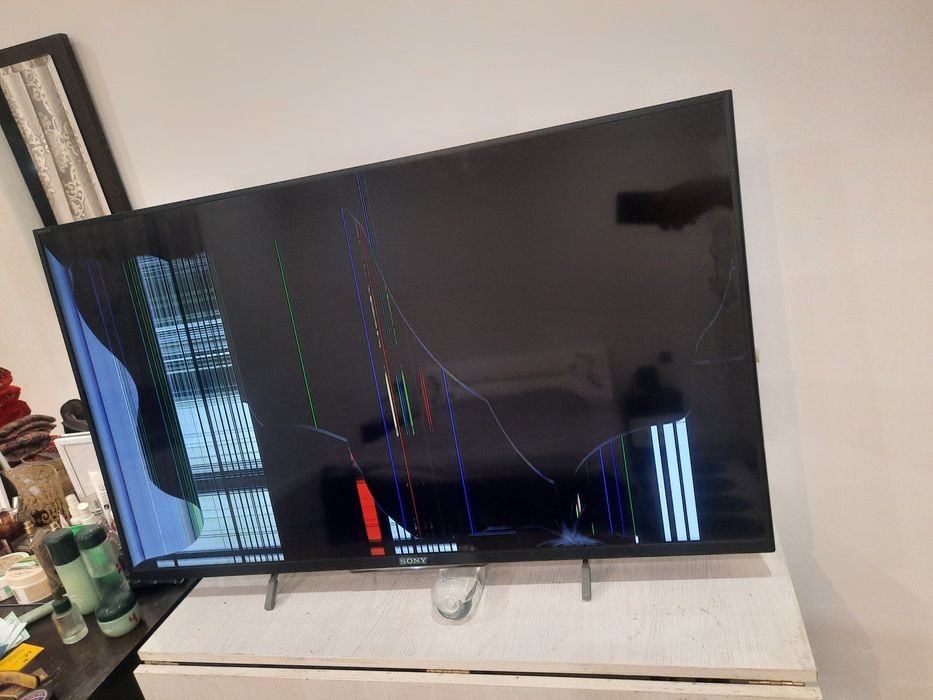 Запчастка Сони бравия телевизор. Экран сынык. 42дюм