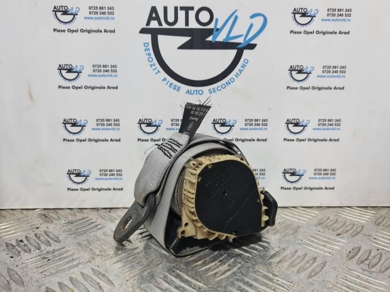 Centura de siguranță dreapta fata Opel Tigra B