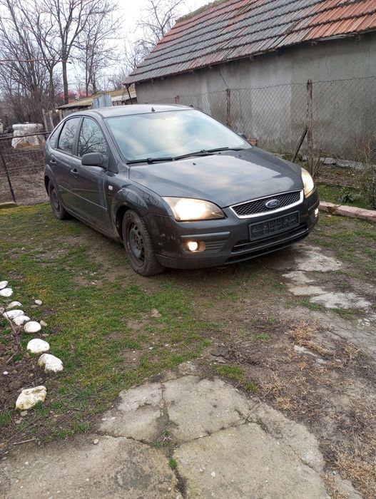 Vând Ford focus 2