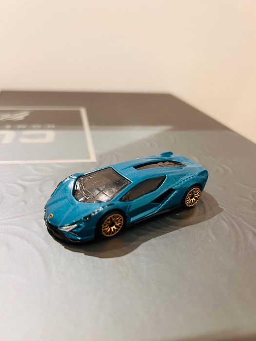 Hot Wheels Lamborghini Sián метална количка 1:64