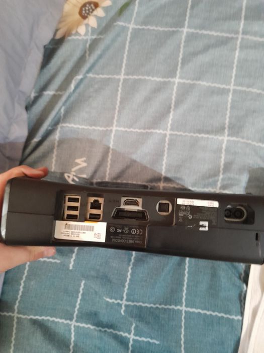 Xbox 360 e с монитором