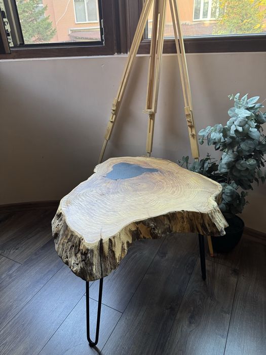 Уникална малка маса - ръчна изработка , истинско дърво