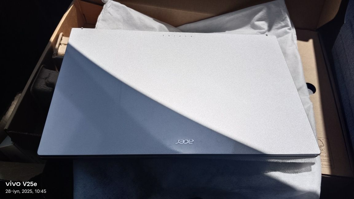 Acer noutbuk i3 n305 yangi