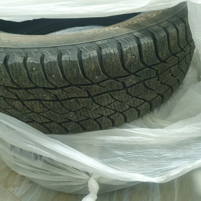 Продам зимние шины