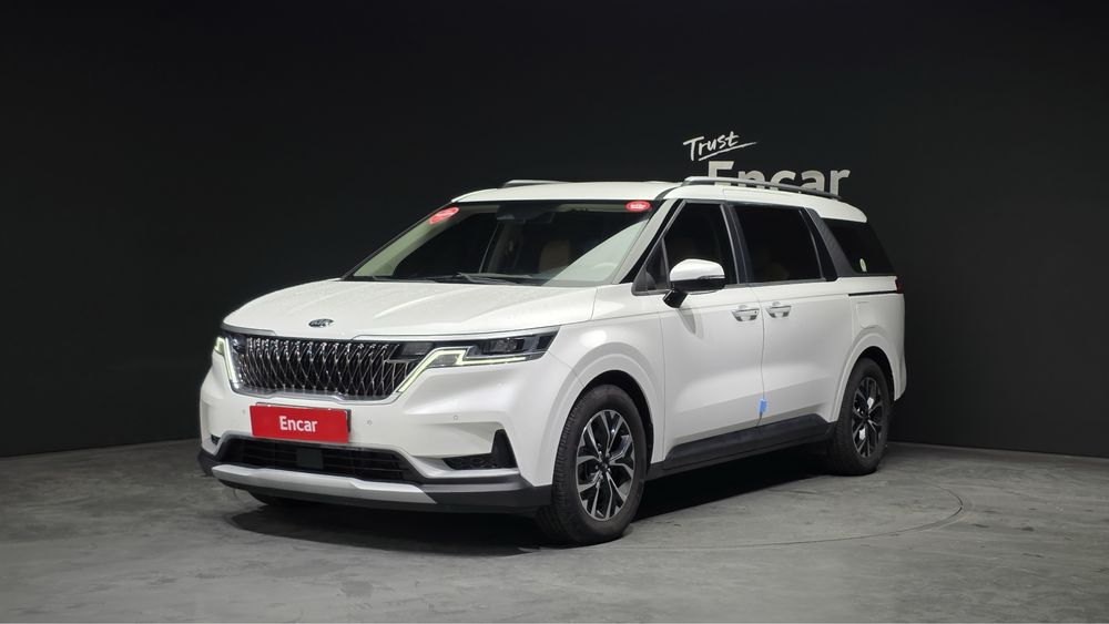 Автомобиль/Машина Kia Carnival 9-Seater Prestige