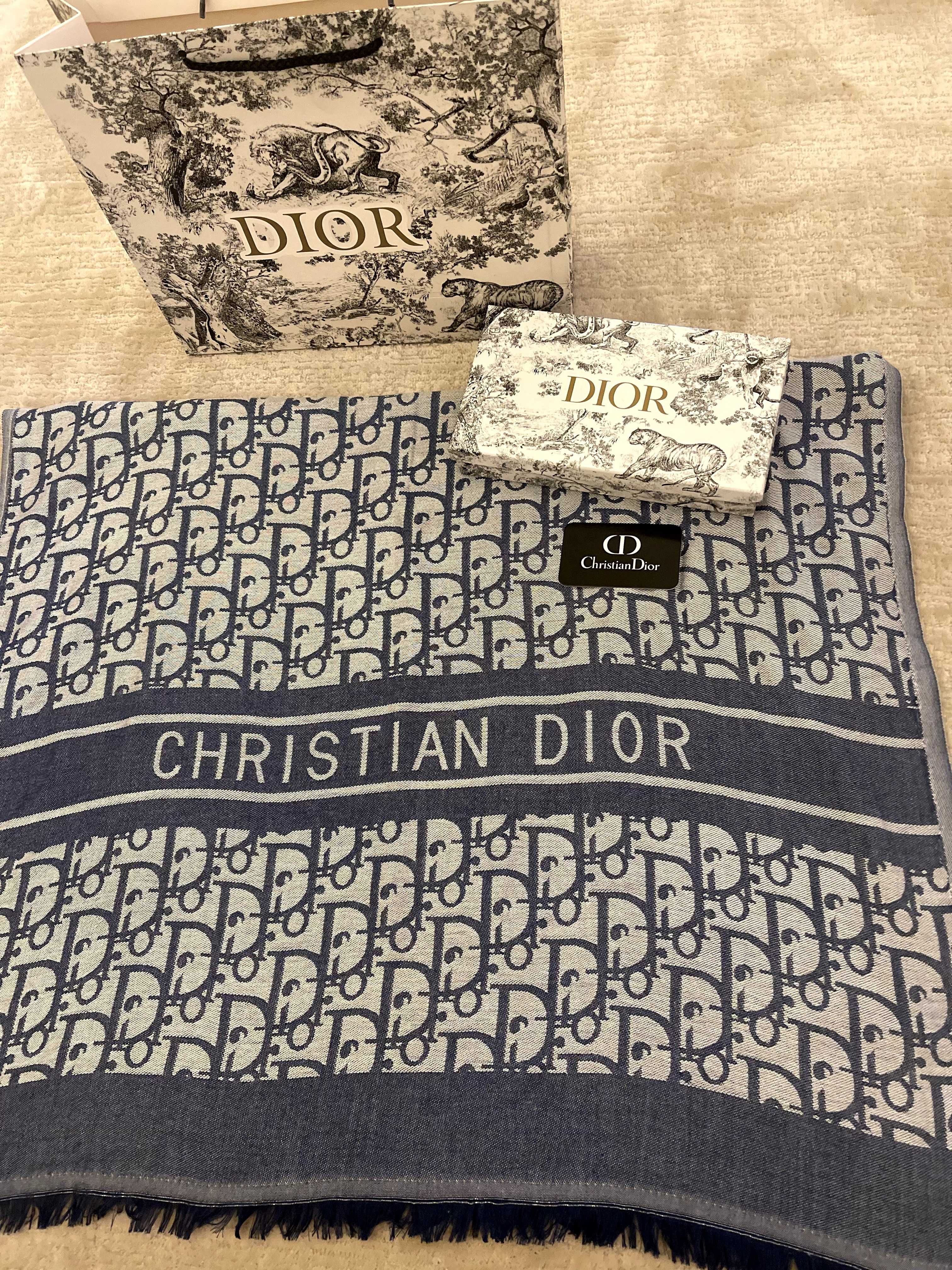 Esarfa Christian Dior gri