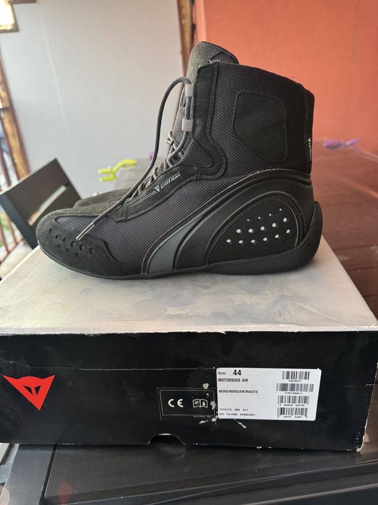 Мото-обувки Dainese