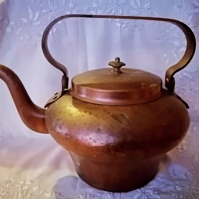 Винтидж чайник. Мед.