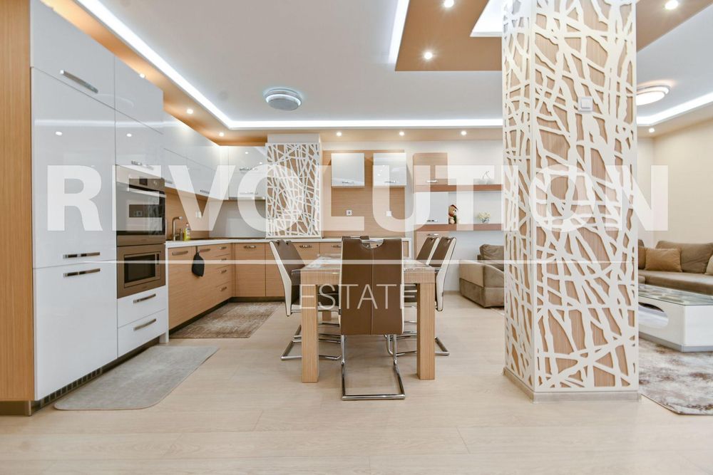 Тристаен апартамент в ж.к. Хиподрума.