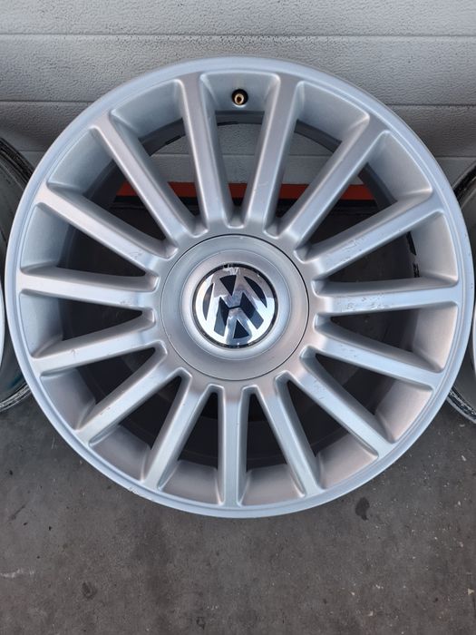 Оригинални джанти за ФОЛКСВАГЕН VW R17 5x112 ET40 7.5J