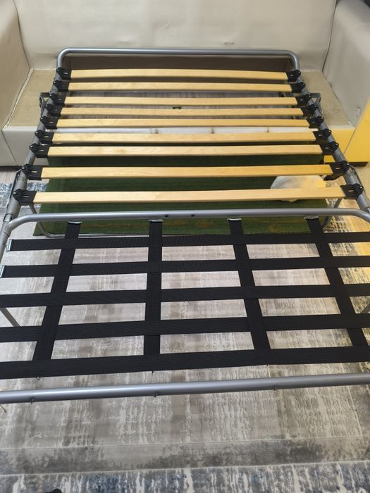 Диван триместен употребяван