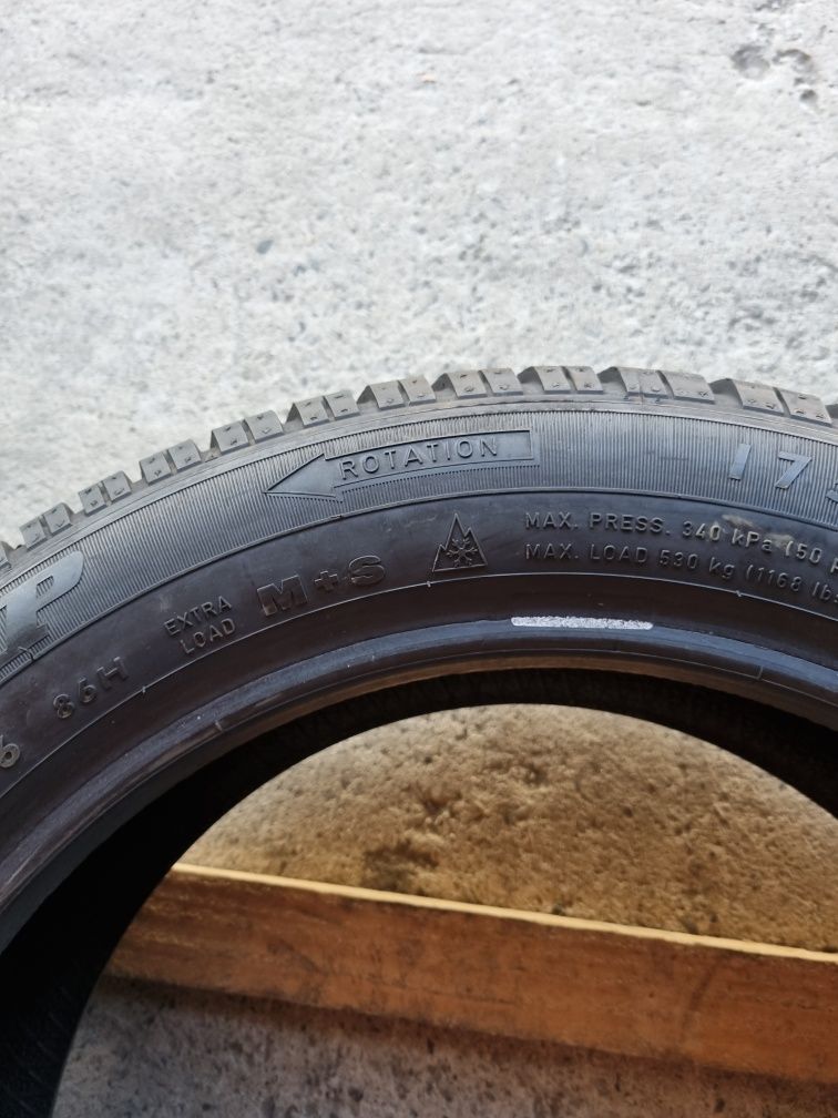 4 anvelope iarna ca si noi DUNLOP runflat 175/60/16 DOT 2019 PRET PER