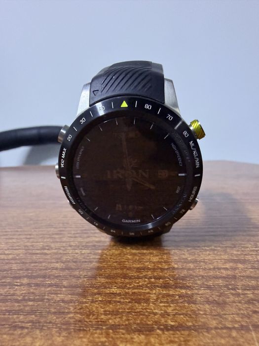 Garmin Marq Athlete в идеальном состоянии без царапин и сколов.