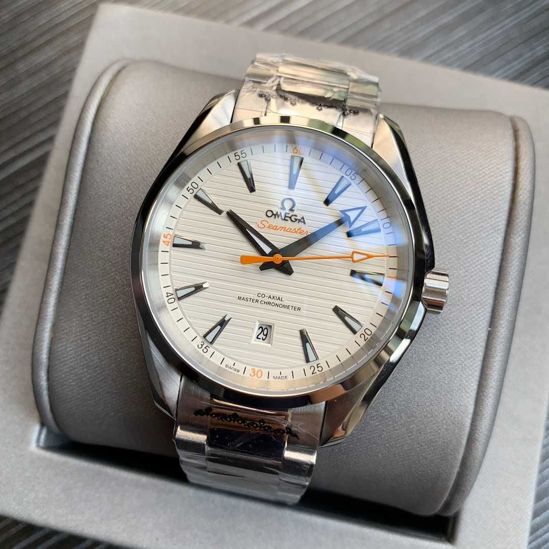 Мъжки часовник OMEGA Seamaster Аqua Terra с автоматичен механизъм