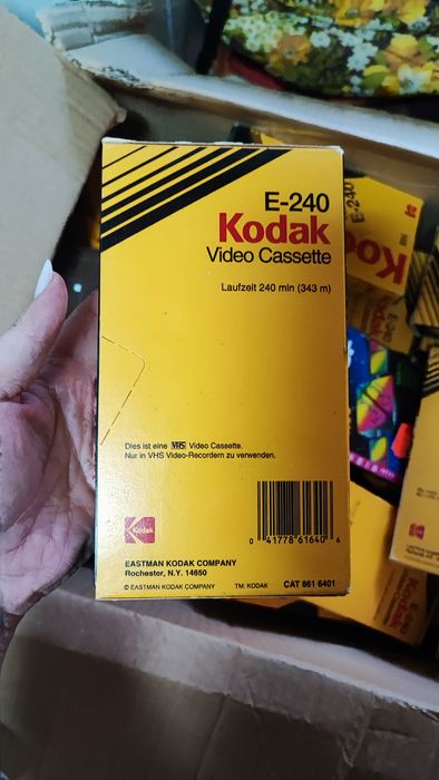 Casete  filme Western in germana 15 ron   buc