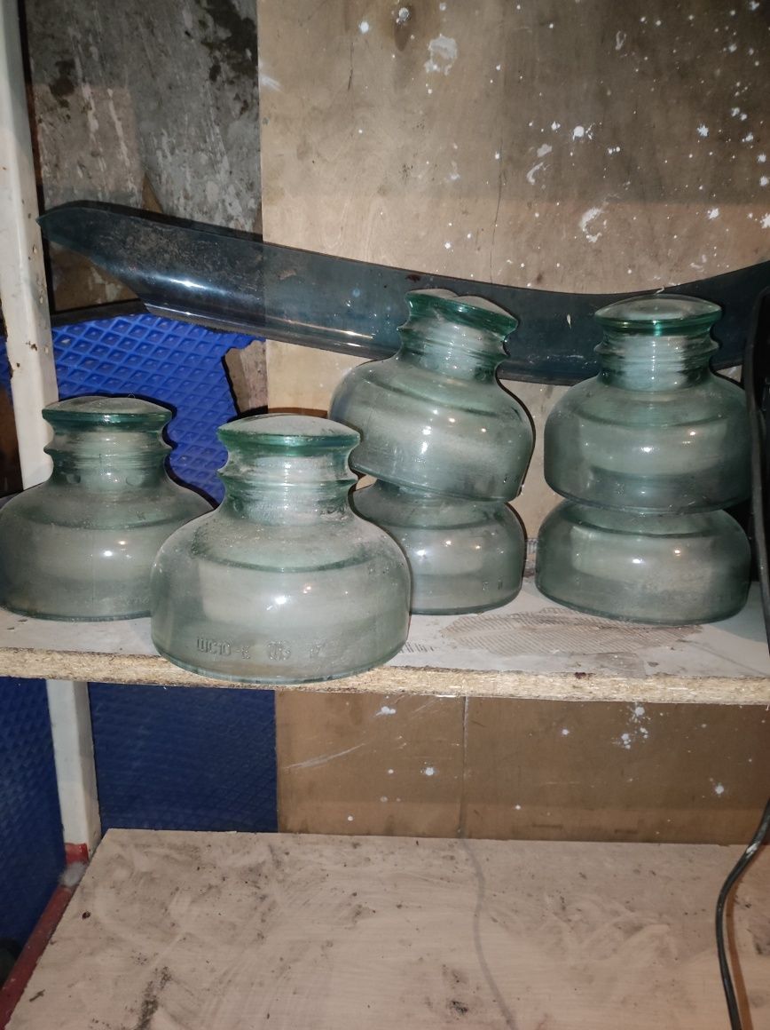 Продам изоляторы