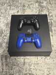 Consola PS4 Pro 1 TB + 2 controlere și 6 jocuri