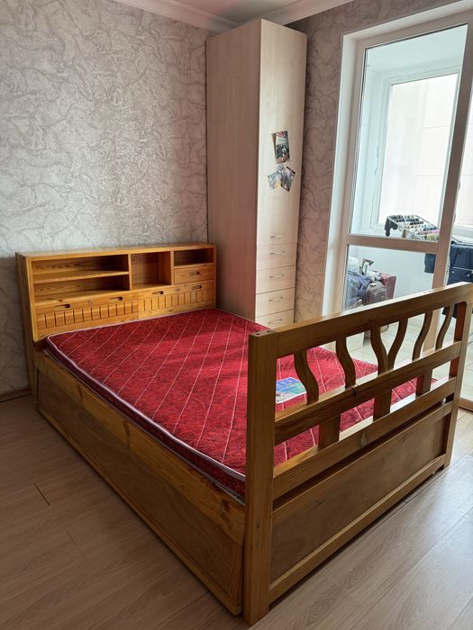 Кровать без матраса