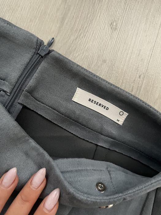 Къса пола Reserved