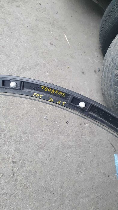 bandou aripa fata si spate stanga Vw Touareg 3
