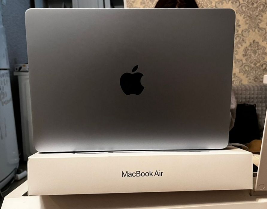 MacBook Air 13 512гб 2025