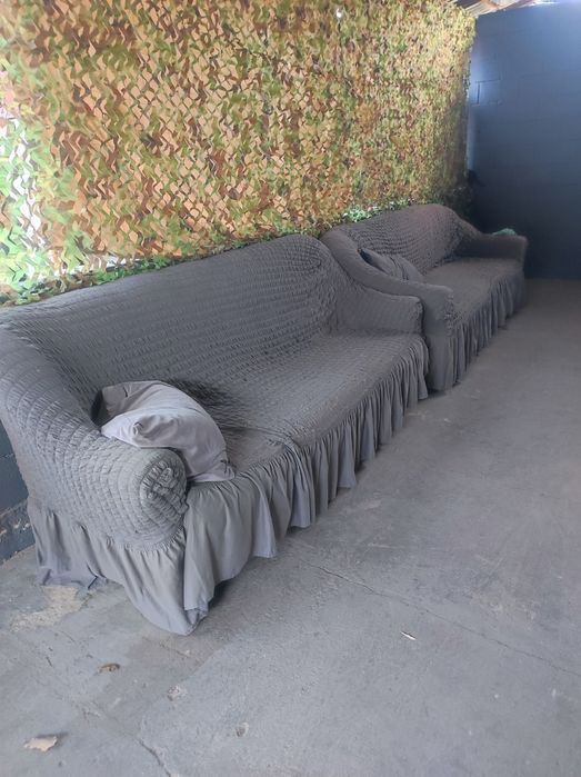 Продам два дивана