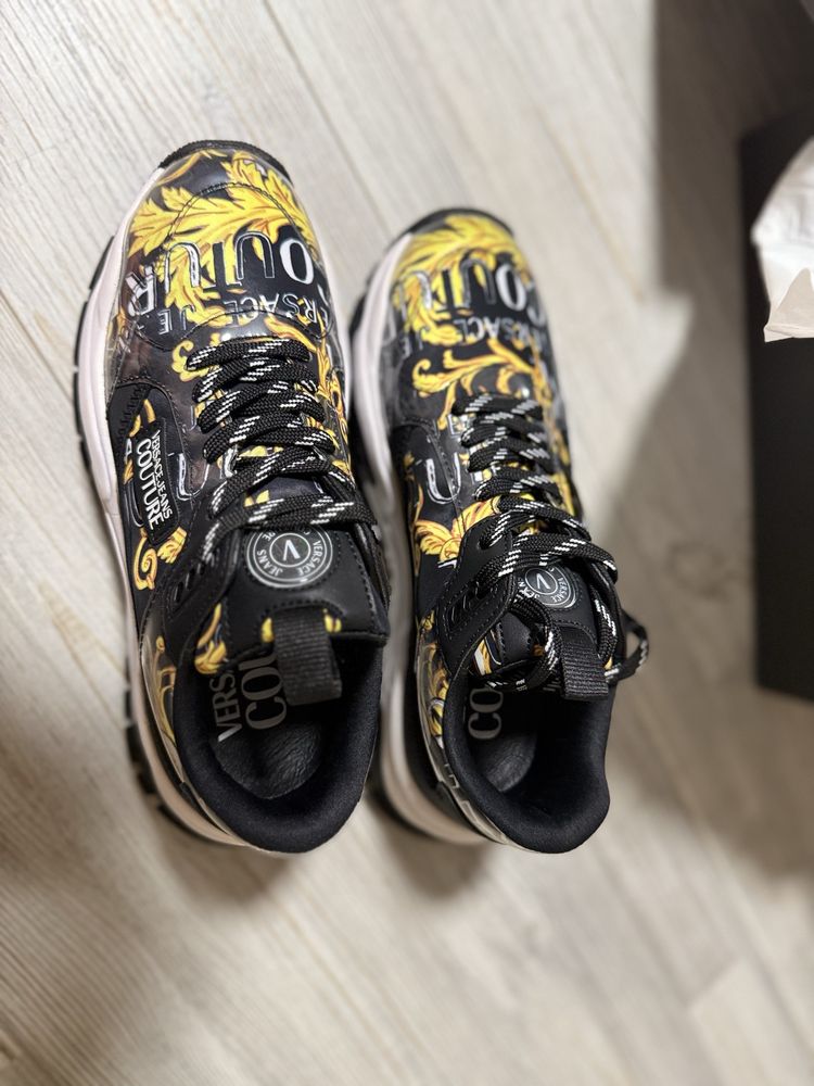 Сникърси Versace