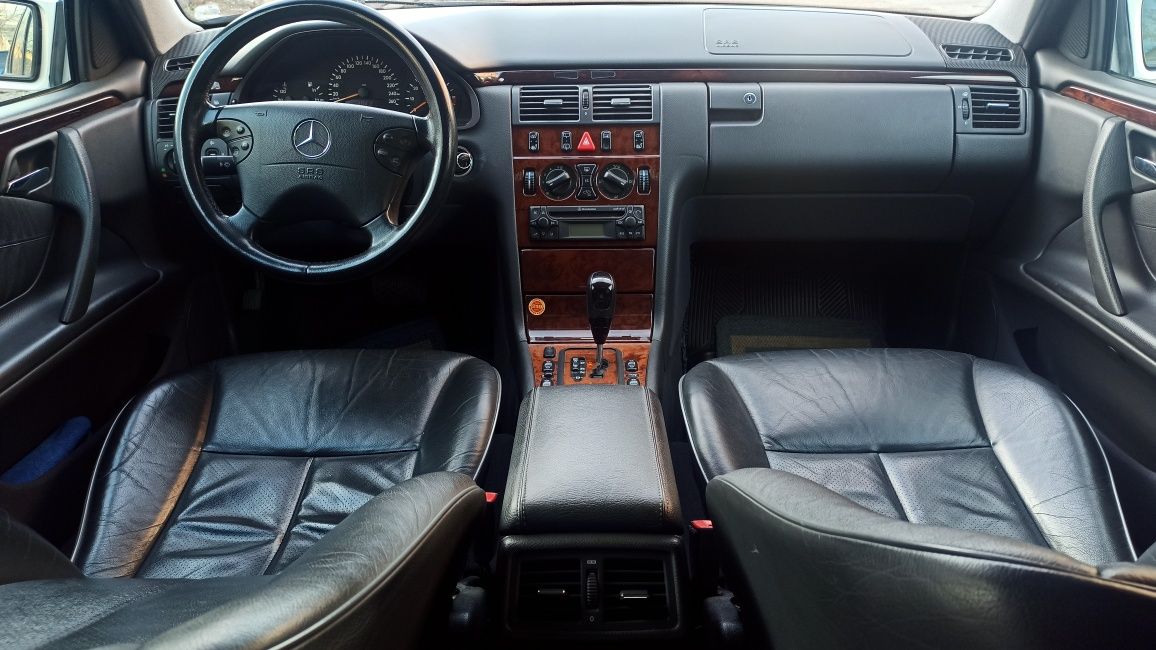 Продам Mercedes E240 Elegance