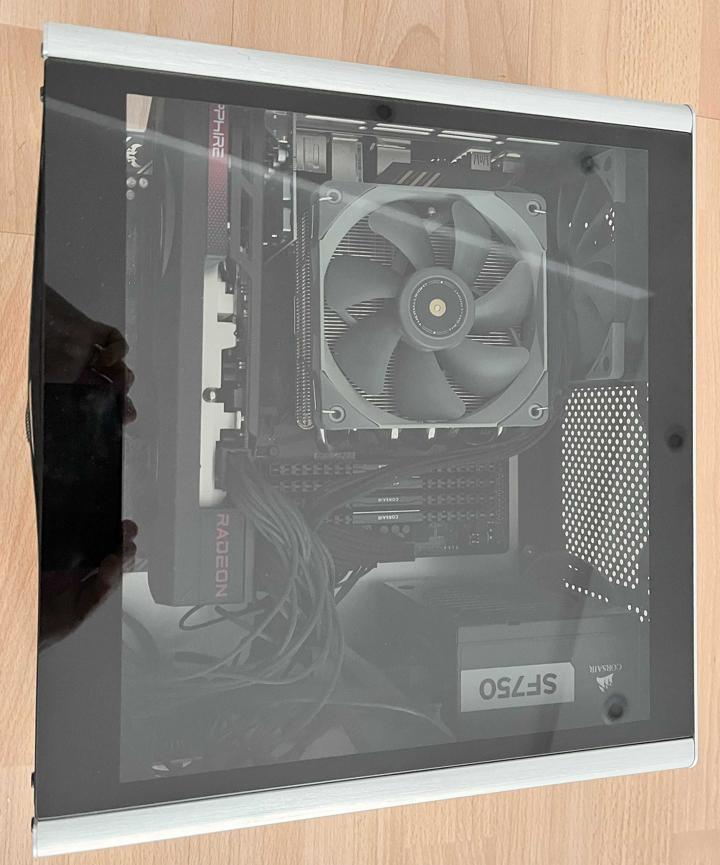 Vând PC high-end impecabil, compact și extrem de silențios