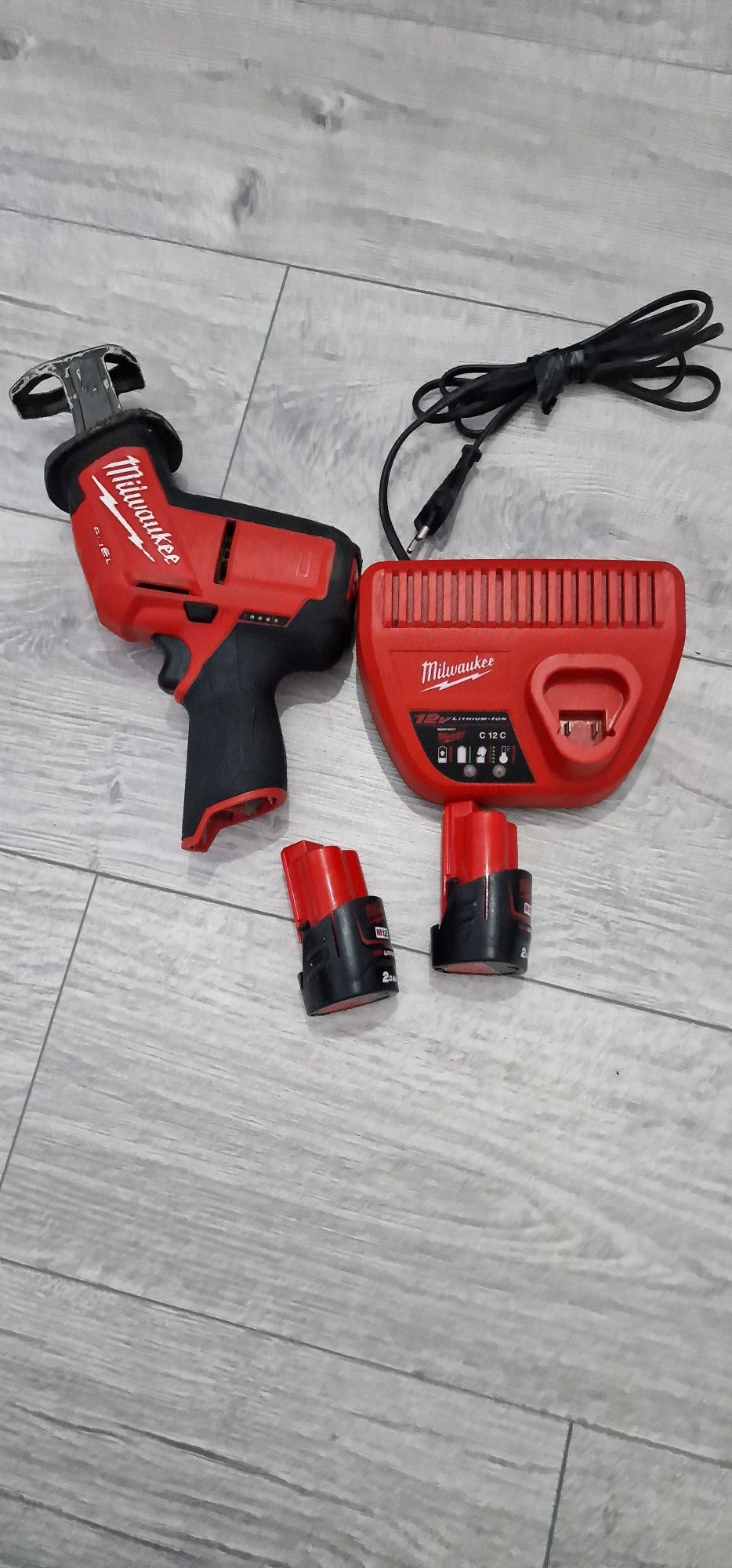 Fierastrau sabie milwaukee m12 chz