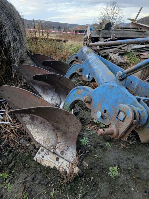 Vând plug românesc