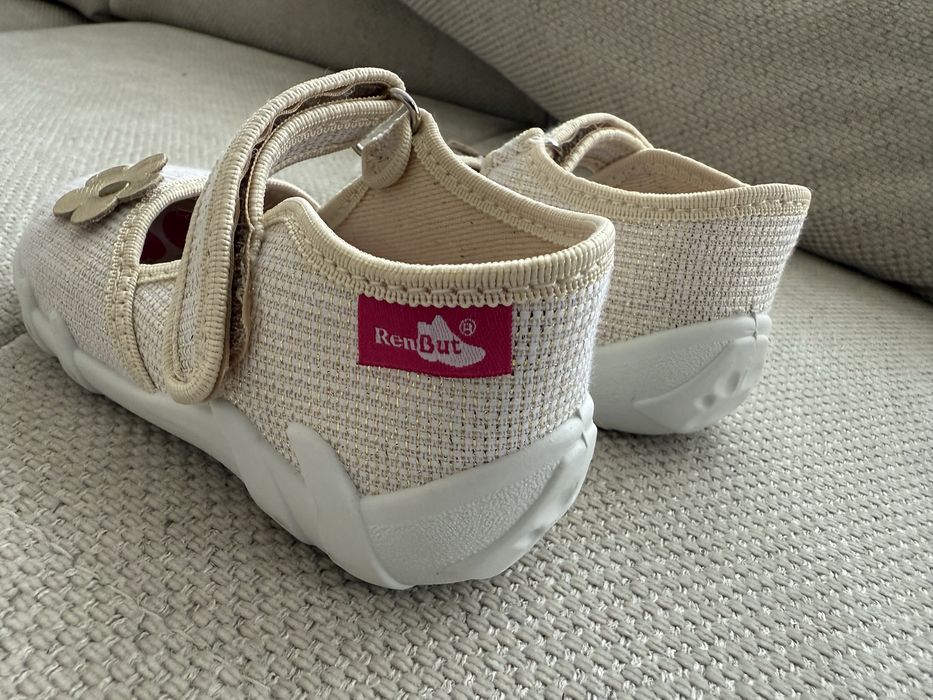 Чисто нови детски пантофи renbut размер 22