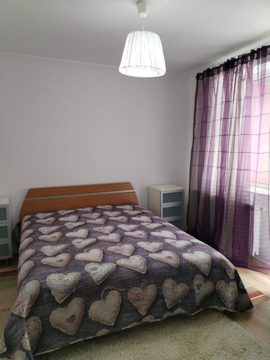 Închiriez 3 camere centru Piatra Neamț