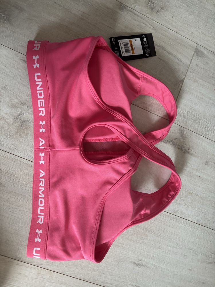 Bustiera Under Armour,marimea 52-54 noua cu eticheta