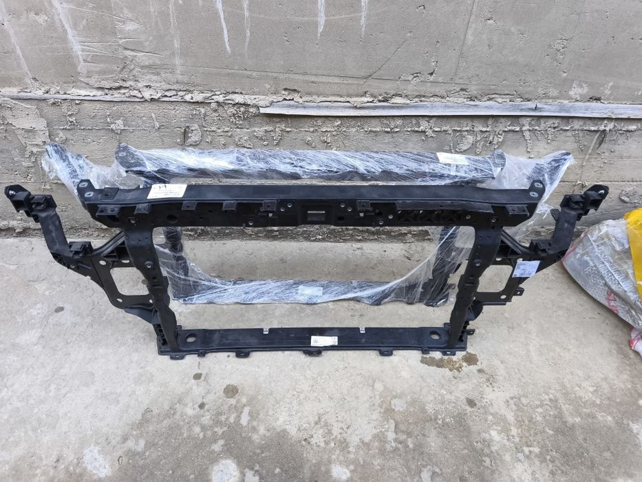 Телевизор экран рамка радиатора Киа Иксид kia xceed 64101-J7500