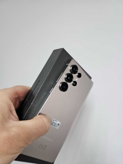 Samsung Galaxy S25 ultra 1 Tb nou la cutie.