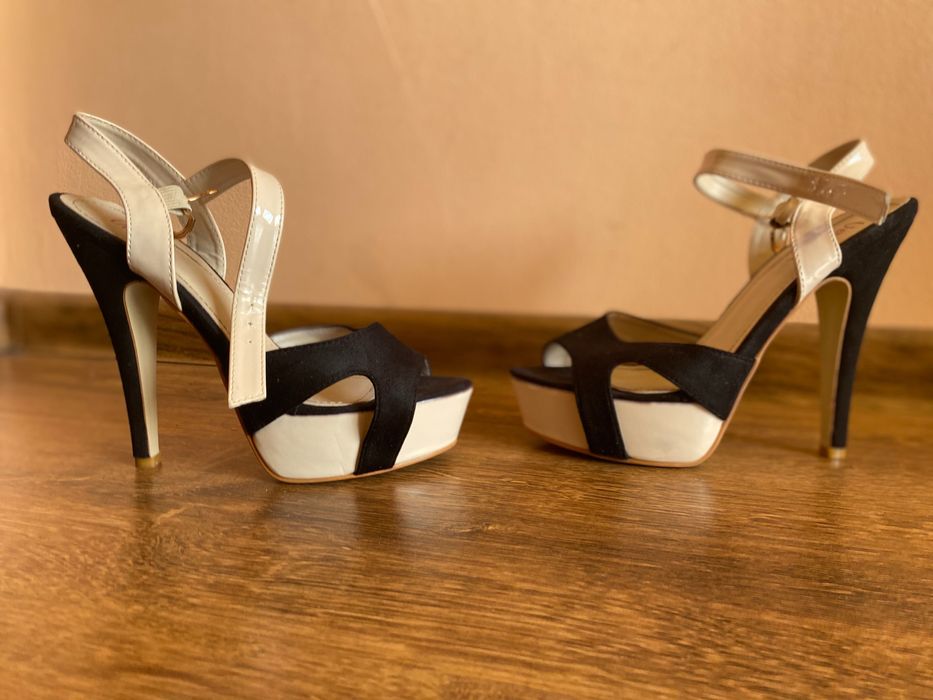 Дамски сандали 39