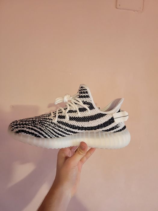yeezi 350 nepurtati