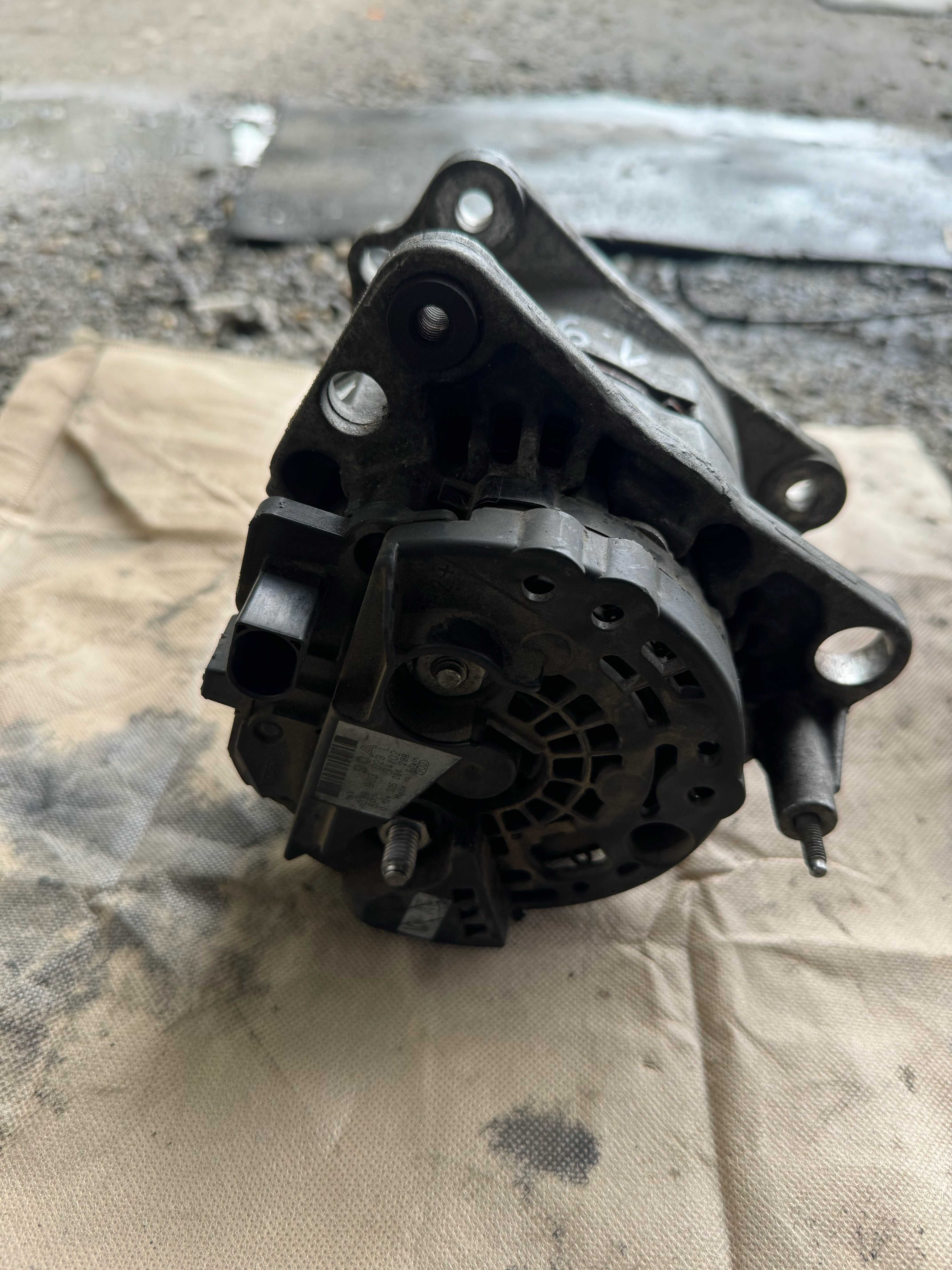 Alternator Volkswagen Passat 1.9 AJM